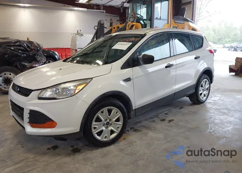 2015 Ford Escape S из США, поврежденный, VIN 1FMCU0F74FUC65961